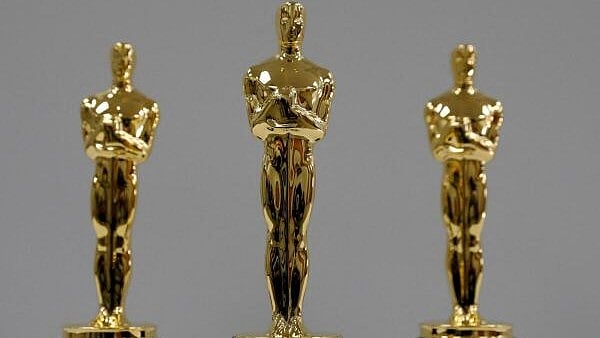 <div class="paragraphs"><p>Finished mounted Oscar Statuettes.</p></div>