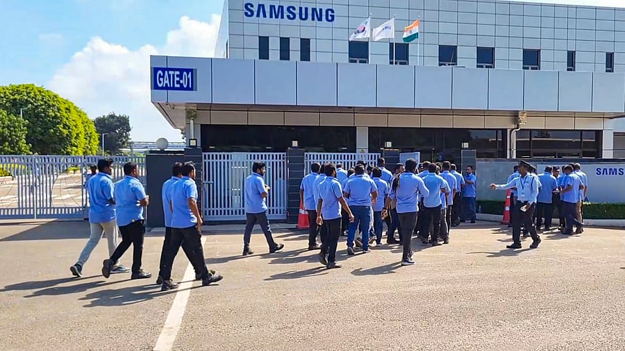 <div class="paragraphs"><p> Samsung factory workers in Tamil Nadu's Kanchipuram. (Representative image)</p></div>
