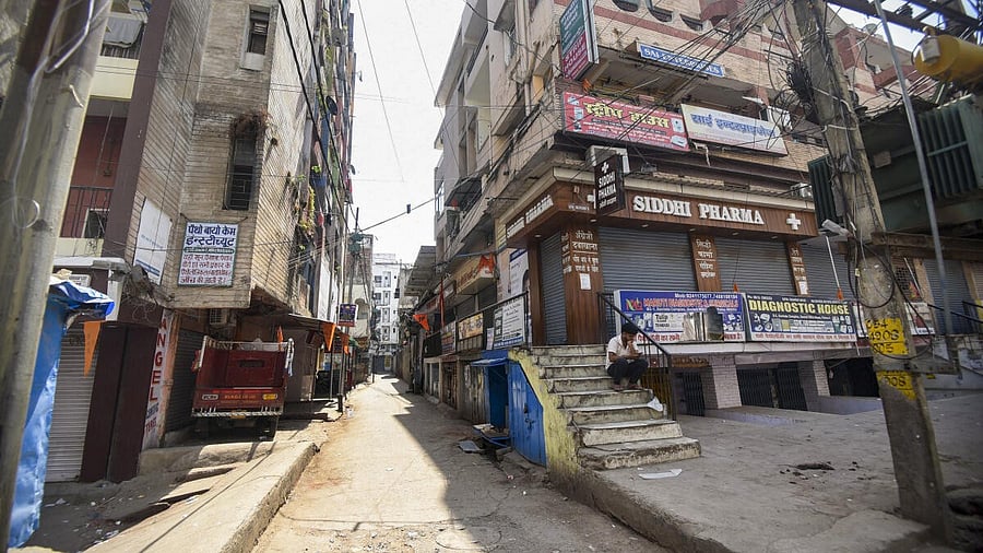 <div class="paragraphs"><p>A market wears a deserted look during a bandh called by medical traders to protest against the Pahalgam terror attack, in Patna, Saturday, April 26, 2025. </p></div>