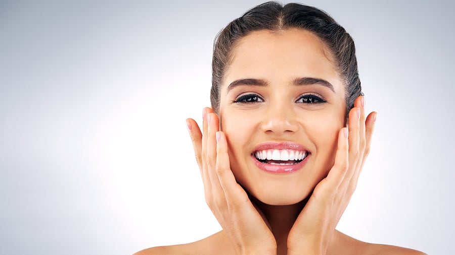 <div class="paragraphs"><p>Representative image showing a radiant skin.</p></div>