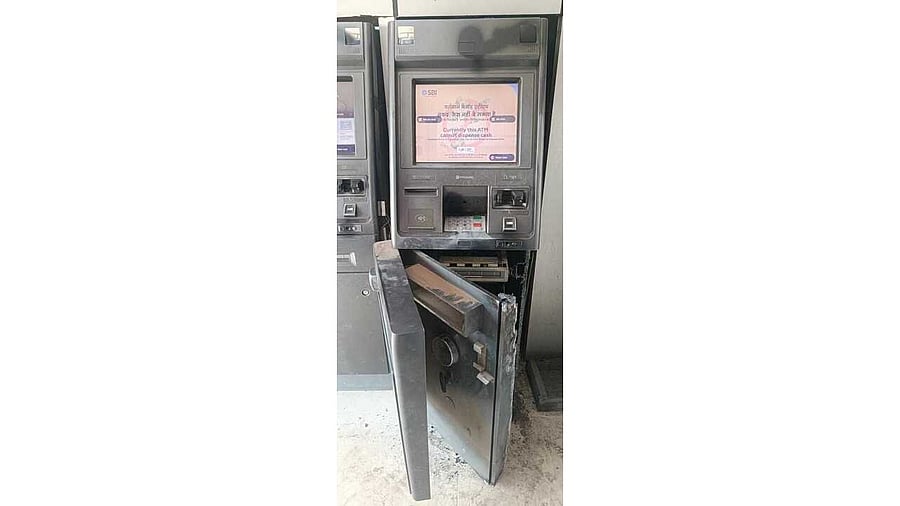 <div class="paragraphs"><p> File photo of ATM machine broken by the robbers.</p></div>