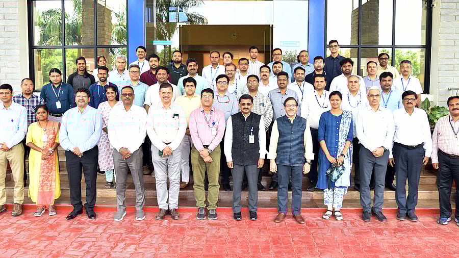<div class="paragraphs"><p>The participants comprised about 50 scientists; almost 50% of them represented 12 research and academic institutes (outside the Department of Space), including private academic institute, across the country, the space agency said.</p></div>