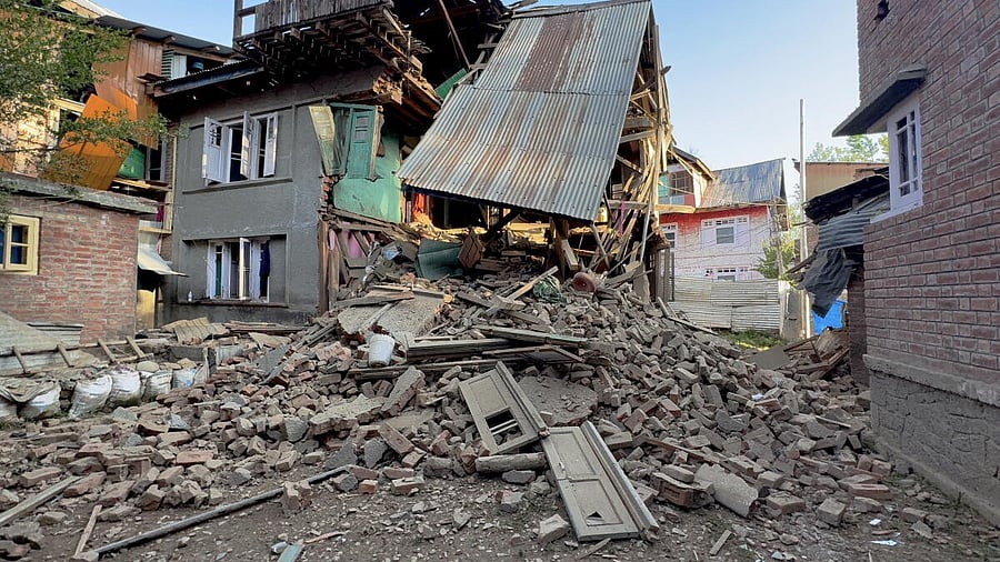 <div class="paragraphs"><p>Debris of the house of LeT terrorist Adil Hussain Thokar which was destroyed after an explosion, in Bijbehara, in Anantnag district, Friday, April 25, 2025. Adil Hussain is one of the key accused in the Pahalgam massacre.</p></div>