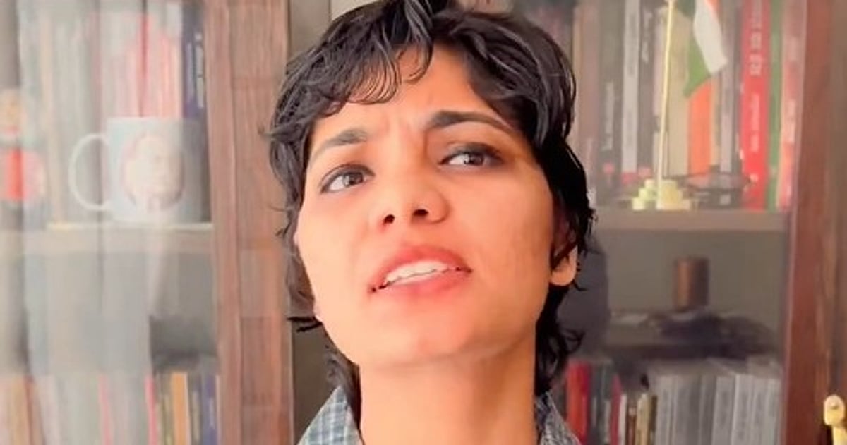 Folk singer Neha Singh Rathore booked for sedition over remarks on ...