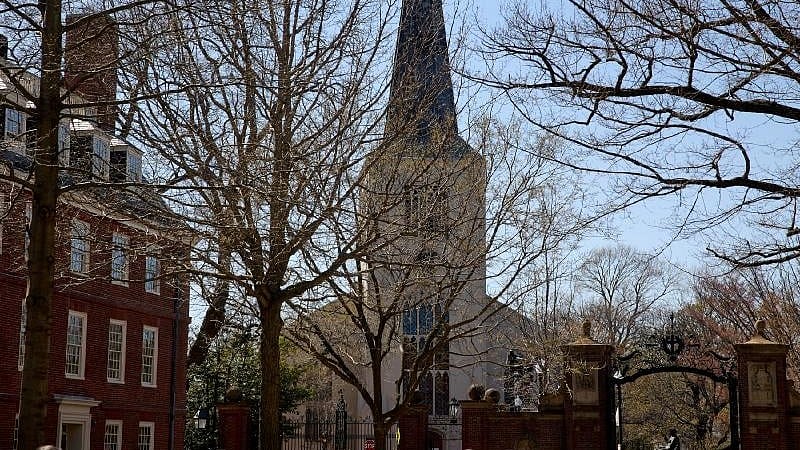 <div class="paragraphs"><p>Harvard University</p></div>