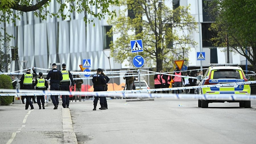 <div class="paragraphs"><p>Several people injured after a series of loud bangs that indicated gunfire, in Uppsala</p></div>