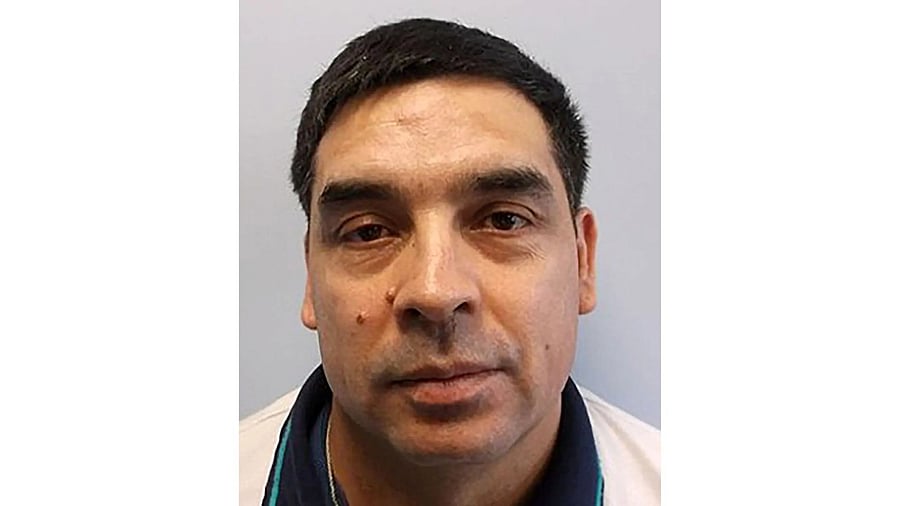 <div class="paragraphs"><p>Mario Bustamante-Leiva</p></div>