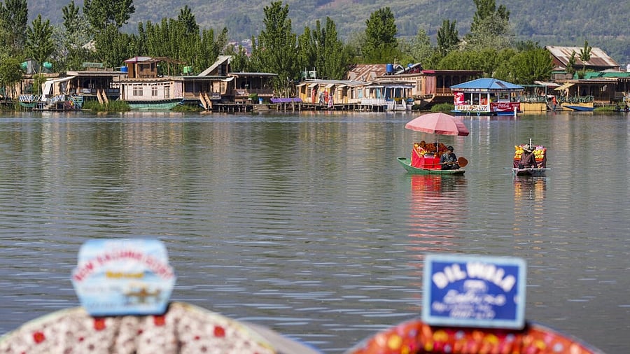<div class="paragraphs"><p>Aftermath of Pahalgam attack: Deserted Dal Lake</p><p></p></div>
