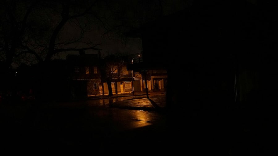 <div class="paragraphs"><p>A lamppost shines down a street in a neighbourhood without electricity after a massive blackout in Argentina, in Montevideo.</p></div>