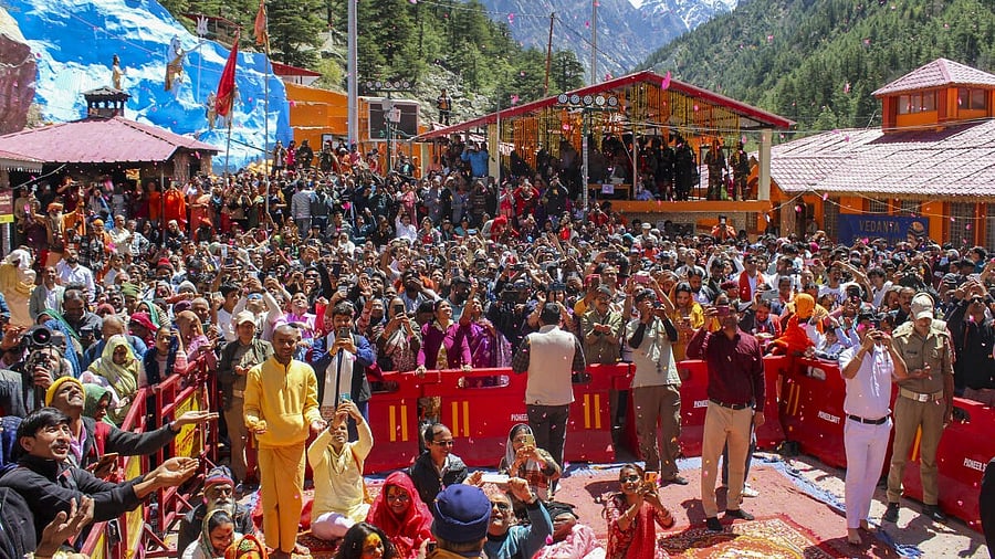 <div class="paragraphs"><p>People during the Char Dham Yatra that has started, in Uttarkashi district, Uttarakhand, Wednesday, April 30, 2025. The doors of Gangotri Dham have been opened with rituals.</p></div>