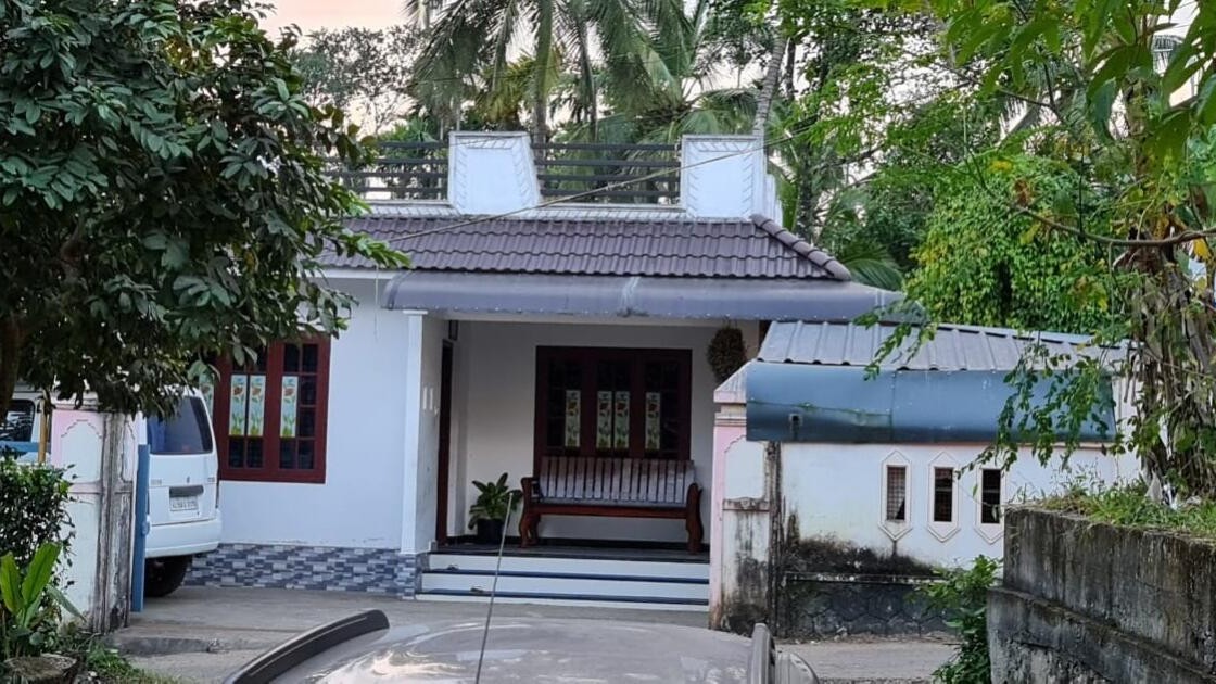 <div class="paragraphs"><p>Mob lynching victim Ashraf's house</p></div>