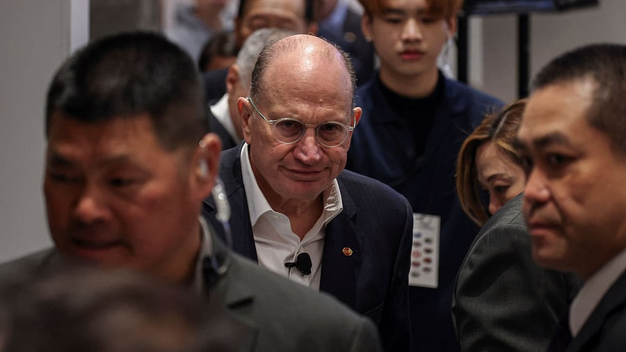 <div class="paragraphs"><p>HSBC Group Chairman Mark Tucker</p></div>