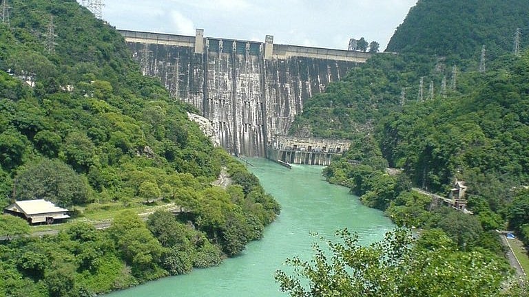 <div class="paragraphs"><p>A photo of the Bhakra dam.</p></div>