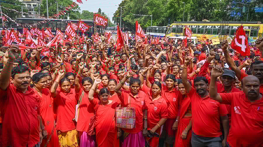 <div class="paragraphs"><p>Various organisation members are participated in International Workers’ Day, May Day rally, demanding abolish Contract Employment, implement employees laws, minimum wages, working 8hour not 10 to 12 hour organised by AITUC, INTUC, HMS, CITU, AIUTUC, AICCTU, TUCC, HMKP, Joint Committee of Trade Unions (JCTU), rally starts from Town Hall in Bengaluru on Thursday, 01st May 2025. </p></div>