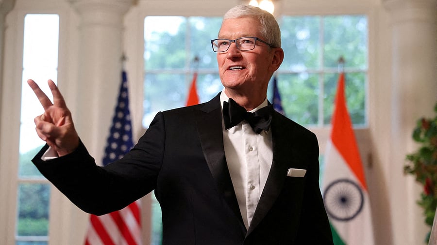<div class="paragraphs"><p>Apple CEO Tim Cook</p></div>