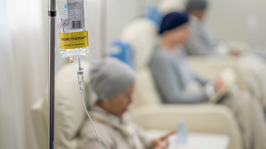 <div class="paragraphs"><p>Representative image of women receiving chemotherapy.&nbsp;</p></div>