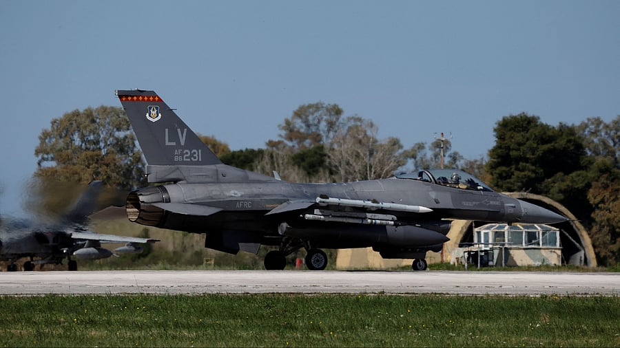 <div class="paragraphs"><p>A US F-16 jet.</p></div>