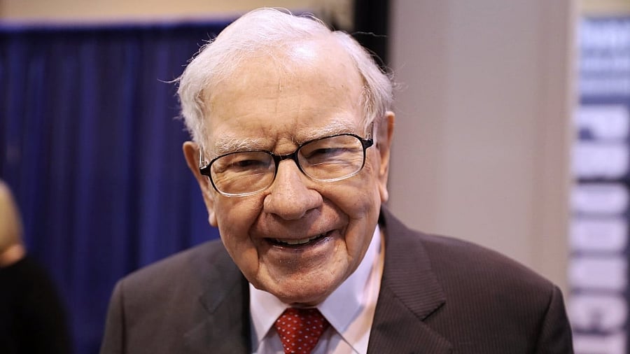 <div class="paragraphs"><p>American business magnate Warren Buffett</p></div>