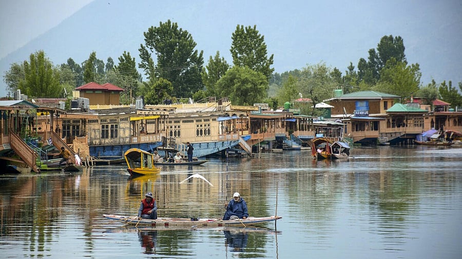 <div class="paragraphs"><p>Pahalgam terror attack aftermath: People fishing in Dal Lake</p><p></p></div>