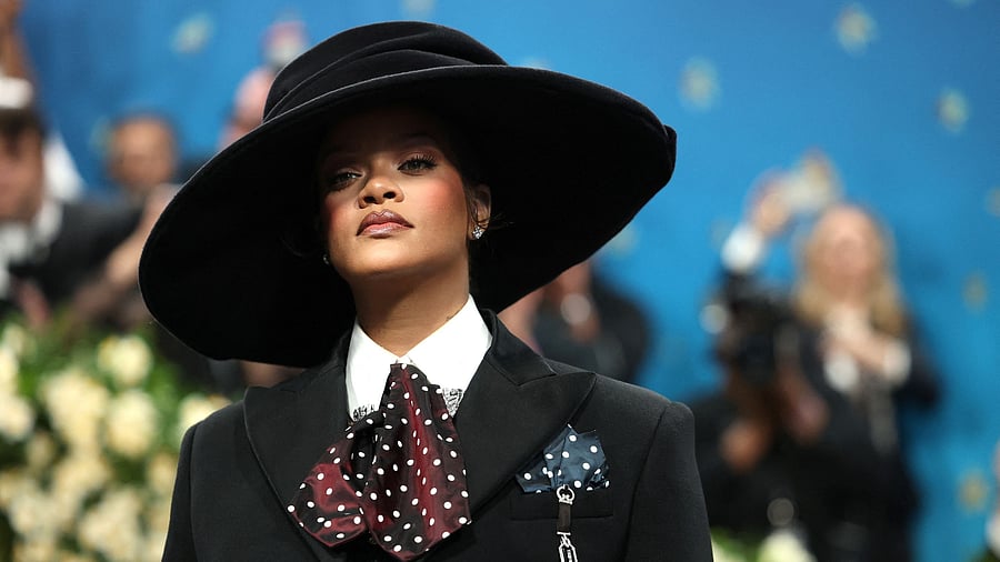 <div class="paragraphs"><p>Rihanna poses during the Met Gala</p></div>