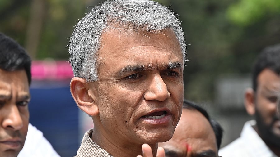 <div class="paragraphs"><p>Revenue Minister Krishna Byre Gowda</p></div>