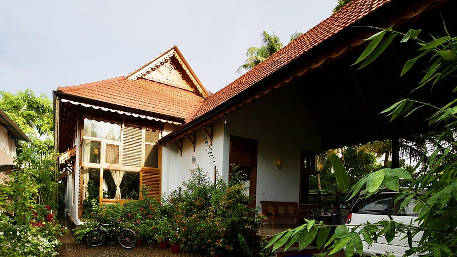 <div class="paragraphs"><p>A eco-friendly, traditional house .&nbsp;</p></div>