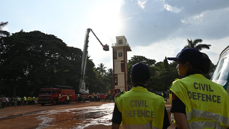 <div class="paragraphs"><p>Civil defence and emergency services personnel take part in mock drill 'Operation Abhyaas' at Halasuru, Bengaluru on Wednesday, May 07, 2025.</p></div>