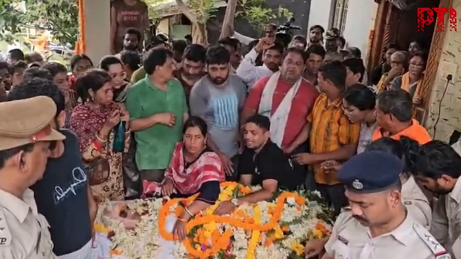 <div class="paragraphs"><p>Mortal remains of victim Prashant Satpathy brought to his village in Balasore district, Odisha.</p></div>