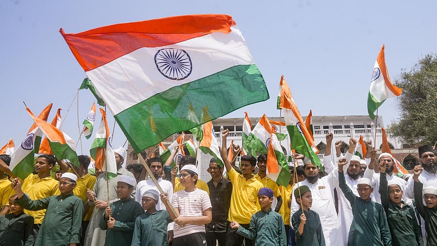 <div class="paragraphs"><p>Lucknow: People wave the tricolour as they hail 'Operation Sindoor', in Lucknow, Wednesday, May 7, 2025. </p></div>