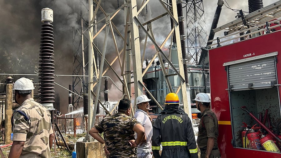 <div class="paragraphs"><p>Fire at Sonbhadra thermal power plant</p></div>