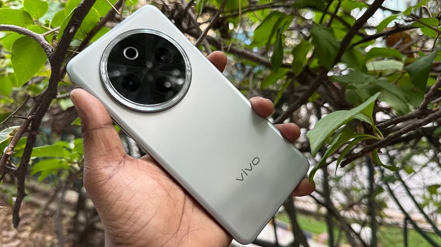 <div class="paragraphs"><p>Vivo T4 5G.</p></div>