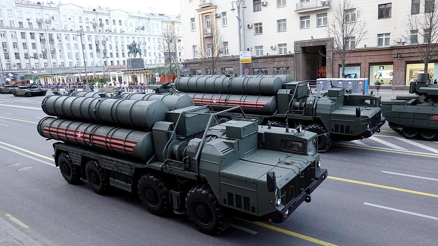 <div class="paragraphs"><p> S-400 missile air defence systems</p></div>
