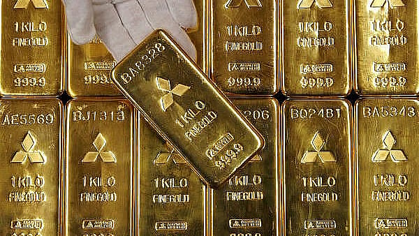 Gold Futures Drop to Rs 1520 on Weak Global Cues