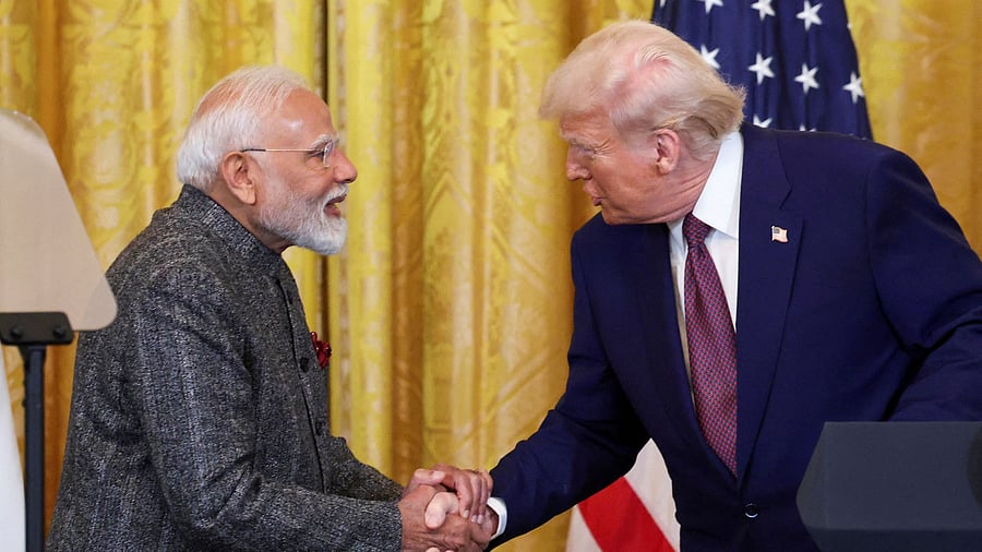 <div class="paragraphs"><p>US President Donald Trump and Indian Prime Minister Narendra Modi shake hands.</p></div>