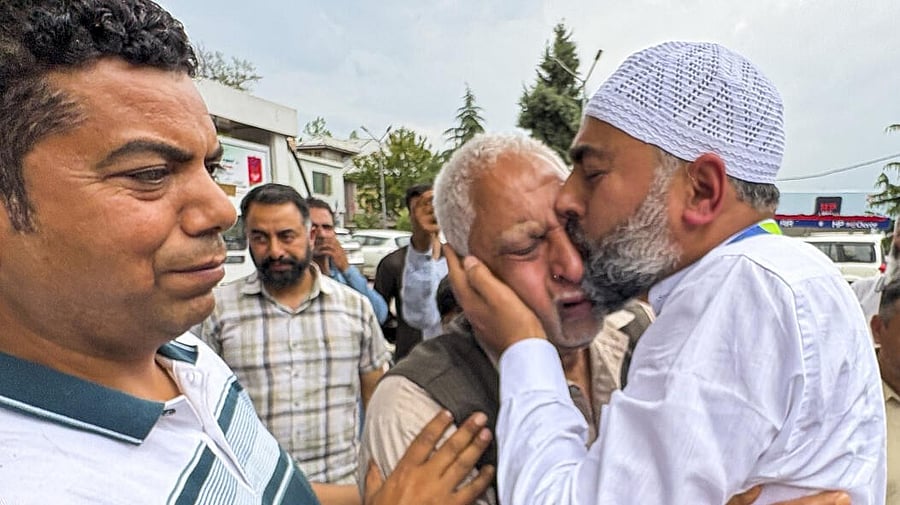 <div class="paragraphs"><p>Pilgrims bid farewell to their family members as they leave for Delhi by road for their ‘Hajj’ pilgrimage, in light of the ongoing military conflict between India and Pakistan, in Anantnag district, Jammu and Kashmir, Friday, May 9, 2025.</p></div>