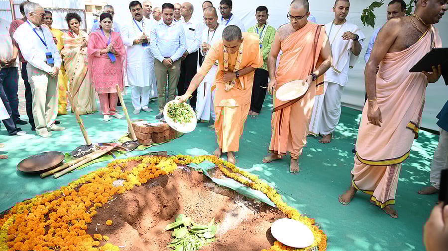 <div class="paragraphs"><p>By the end of 2027, it aims to serve 1,00,000 beneficiaries daily, including 83,000 children in Balwadis and secondary grades (9th and 10th) across 750+ schools, as well as 17,000 family members of patients admitted to 50+ government hospitals across Mumbai. </p></div>