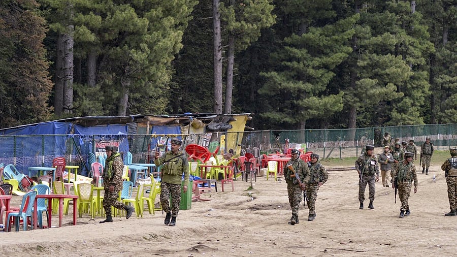 <div class="paragraphs"><p>Army at the Pahalgam attack site</p></div>
