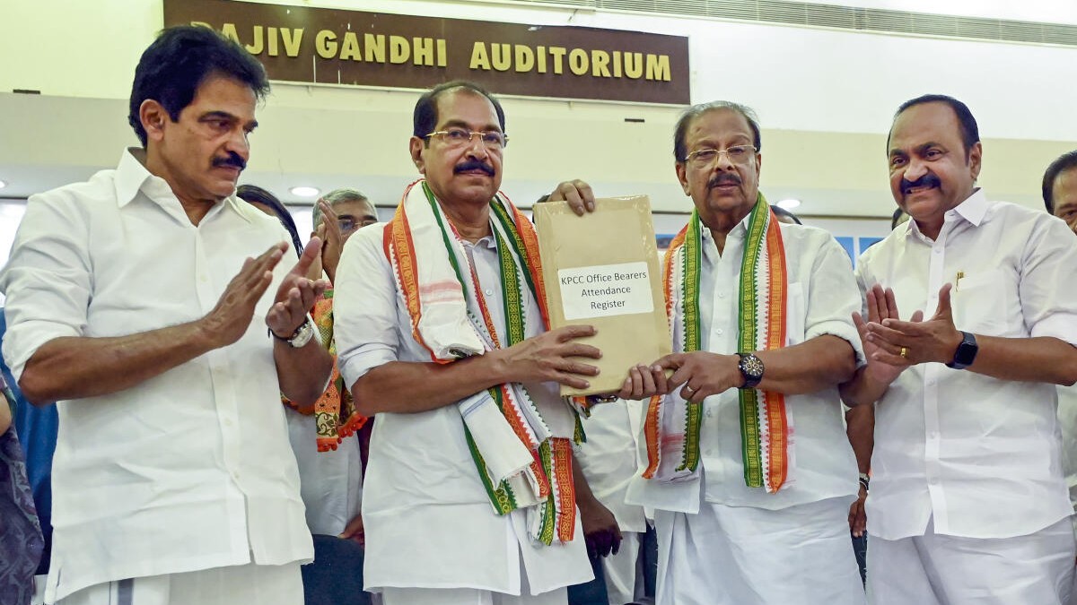 <div class="paragraphs"><p> Former Kerala Pradesh Congress Committee (KPCC) president K Sudhakaran hands over a register to newly elected KPCC President Sunny Joseph as Congress leader KC Venugopal and LoP in the Kerala Assembly V D Satheesan look on during an event, in Thiruvananthapuram, Monday, May 12, 2025.</p></div>