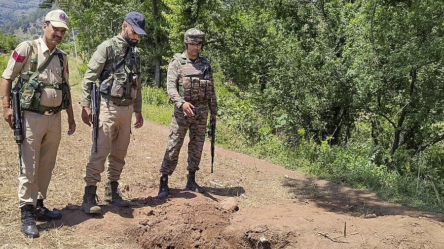 <div class="paragraphs"><p>Security officials in Jammu and Kashmir.</p></div>