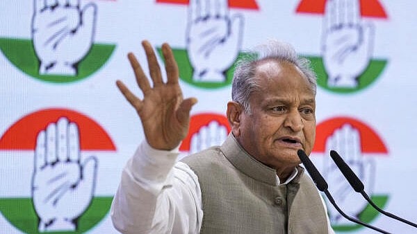 <div class="paragraphs"><p>Senior Congress leader Ashok Gehlot addresses a press conference in New Delhi</p></div>