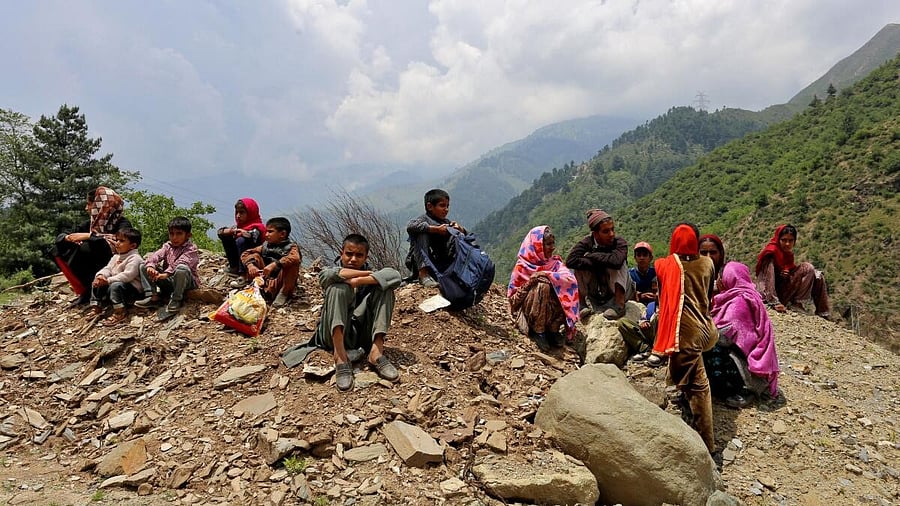 <div class="paragraphs"><p>With fear gripping border towns like Poonch, Rajouri, Tanghdar, and Uri in Jammu and Kashmir amid intensified cross-border shelling, the word on every resident’s lips is “bunker".</p></div>