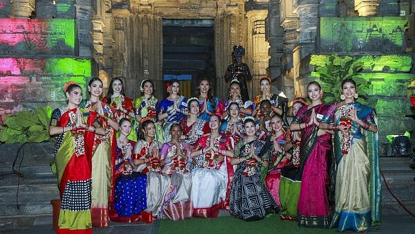 <div class="paragraphs"><p>Miss World 2025 contestants pose for a photograph during a visit to the Ramappa temple, a UNESCO World Heritage Site, in Mulugu district, Telangana</p></div>