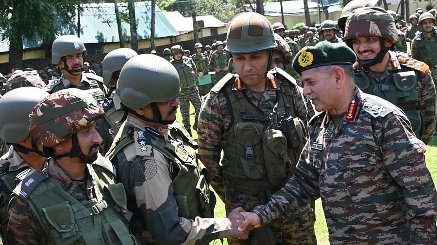 <div class="paragraphs"><p>In an X post, the Army said the Chief of Army Staff (COAS) visited the Dagger Division of Chinar Corps.</p></div>