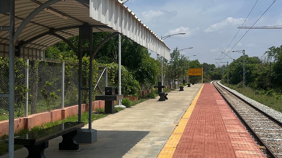 <div class="paragraphs"><p>Just 3.5 km from KIA, the well-kept station is accessible by shuttle—yet largely deserted.</p></div>