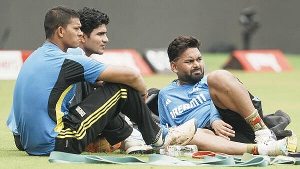 <div class="paragraphs"><p>India's Rishabh Pant (R), Shubman Gill and Yashasvi Jaiswal during a practice session.</p></div>