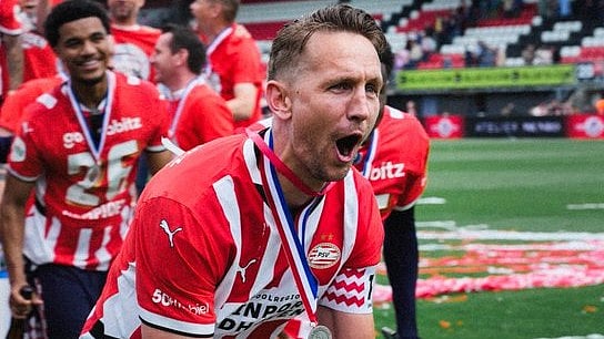 <div class="paragraphs"><p>PSV beat Sparta Rotterdam 3-1 to retain Dutch league title. </p></div>