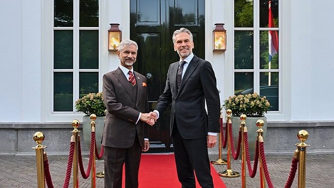 <div class="paragraphs"><p>EAM Jaishankar meets The Netherlands' PM&nbsp;Dick Schoof</p></div>