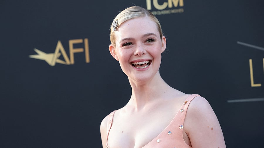 <div class="paragraphs"><p>Elle Fanning </p></div>