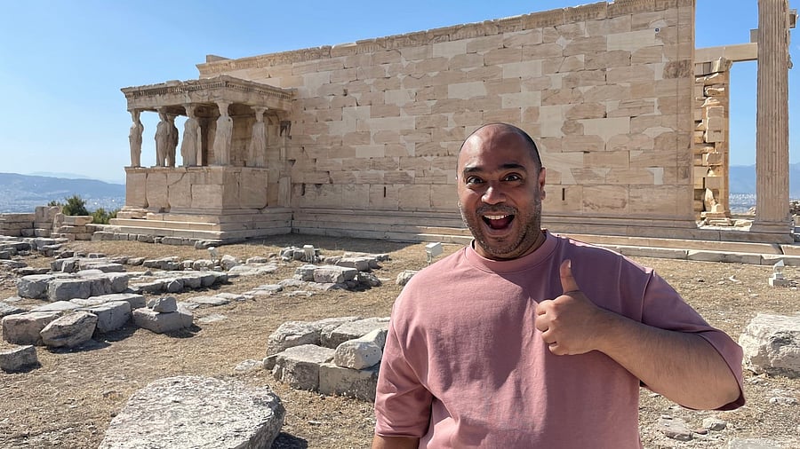 <div class="paragraphs"><p>Abhijit Iyer Mitra.</p></div>