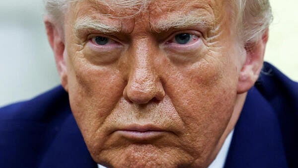 <div class="paragraphs"><p>Donald Trump</p></div>